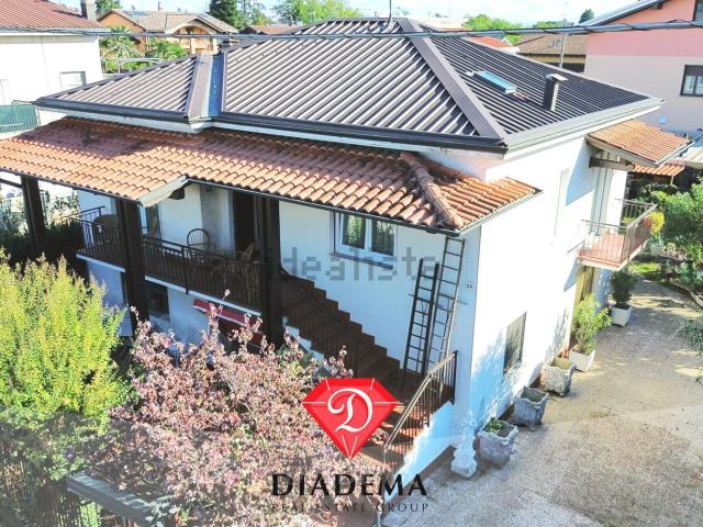 Villetta indipendente in vendita di 189 m² in Via Kennedy, 24