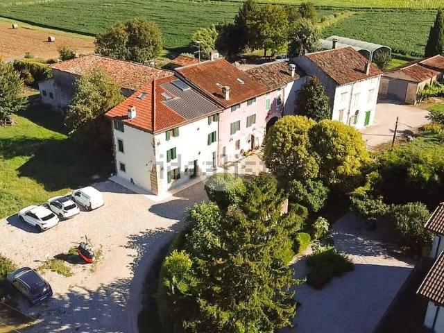 Villetta indipendente in vendita di 189 m² in Via Sasse, 75