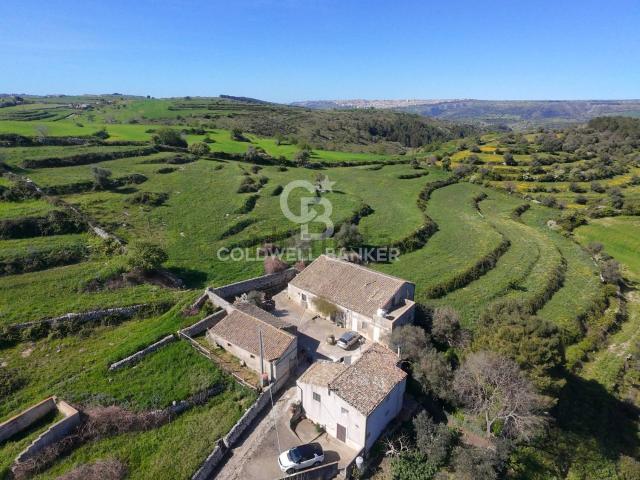 Villetta indipendente in vendita di 189 m² in Strada Provinciale 58