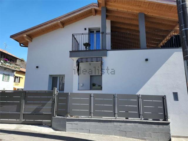 Villetta indipendente in vendita di 190 m² in Via 42 Martiri