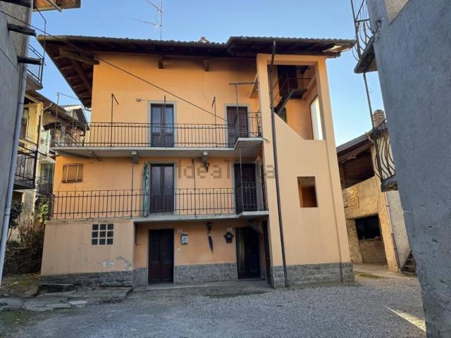 Villetta indipendente in vendita di 190 m² in Via CAVOUR