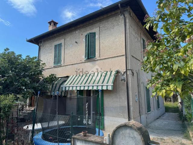 Villetta indipendente in vendita di 190 m² in Via Centrale Umbra