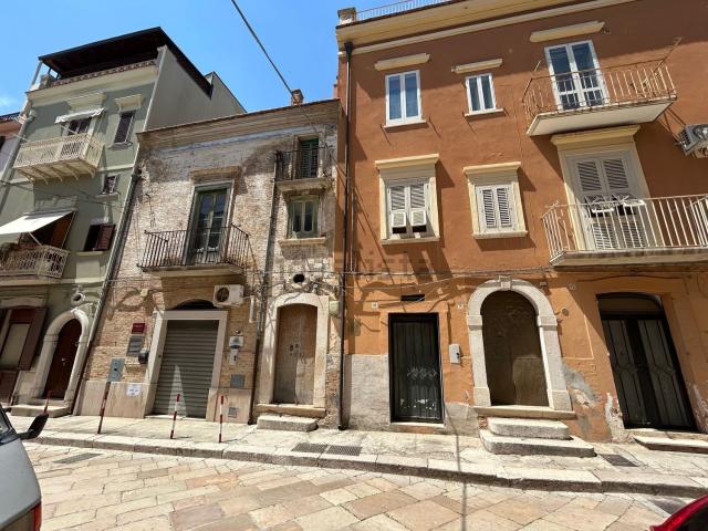 Villetta indipendente in vendita di 190 m² in Via G. Garibaldi