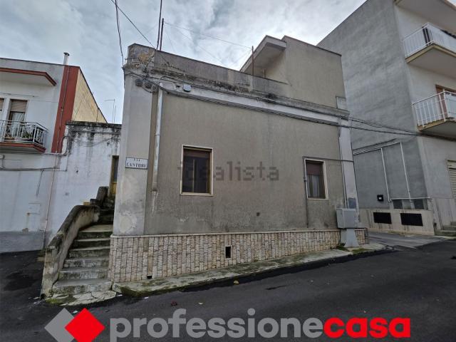 Villetta indipendente in vendita di 190 m² in Via Generale Cantore, 13