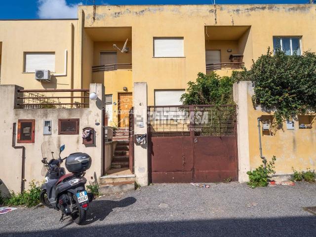 Villetta indipendente in vendita di 190 m² in Via dei Pini, 1