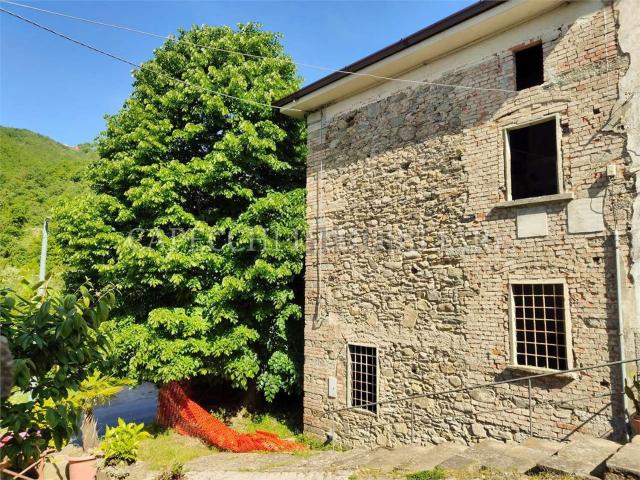 Villetta indipendente in vendita di 190 m² in Via San Felice e Piteccio