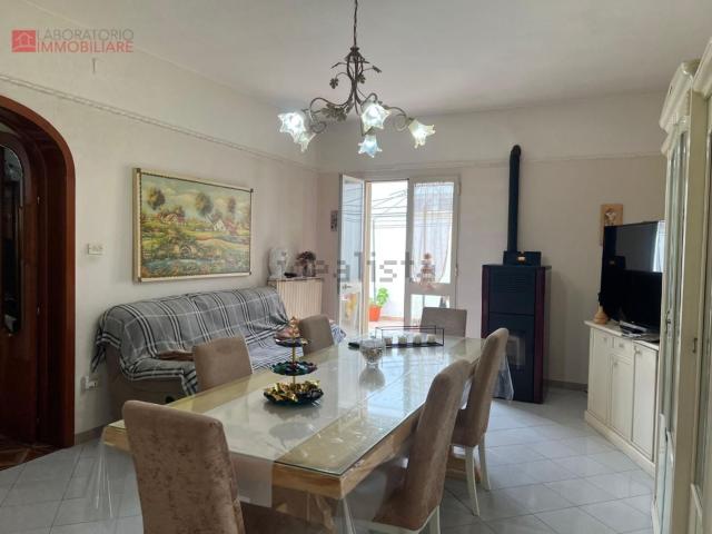 Villetta indipendente in vendita di 190 m² in Via San Luigi Gonzaga, 73010