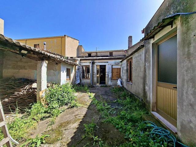 Villetta indipendente in vendita di 190 m² in Via Sant&apos Antioco