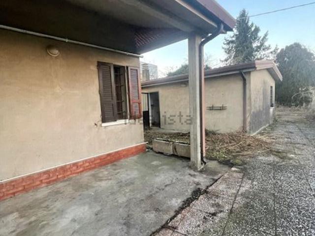 Villetta indipendente in vendita di 190 m² in Via Primicello