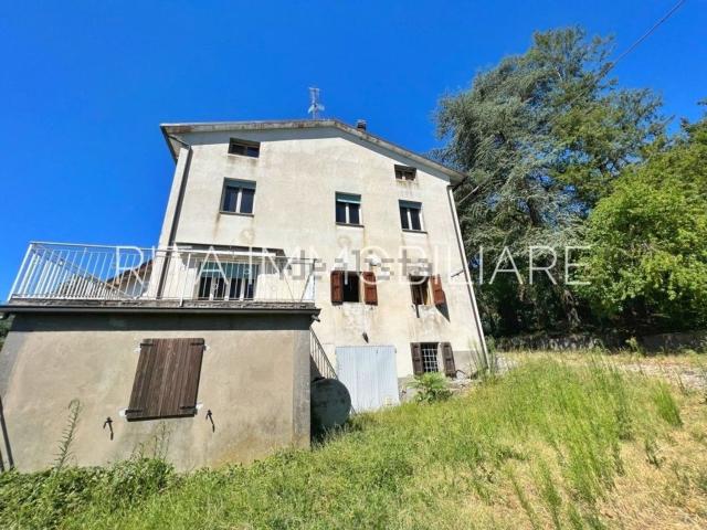 Villetta indipendente in vendita di 190 m² in Via Rocchetta