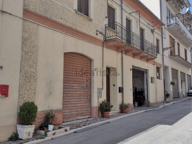 Villetta indipendente in vendita di 190 m² in Via Roma, 84