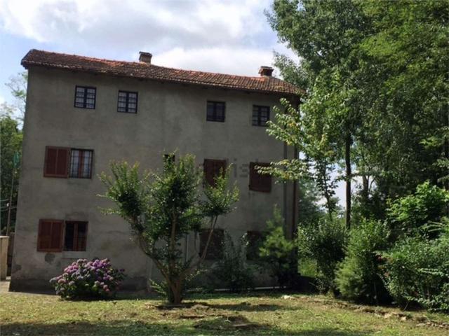 Villetta indipendente in vendita di 190 m² in Via Revislate