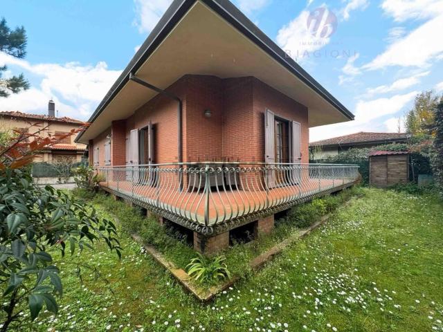 Villetta indipendente in vendita di 190 m² in Via Trento, 54