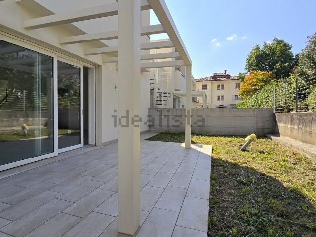 Villetta indipendente in vendita di 190 m² in Viale Pecori Giraldi