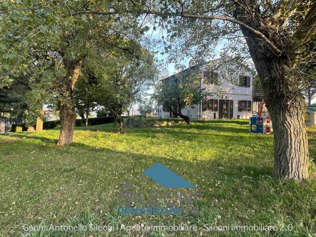 Villetta indipendente in vendita di 190 m² in Contrada Piangiano, 22