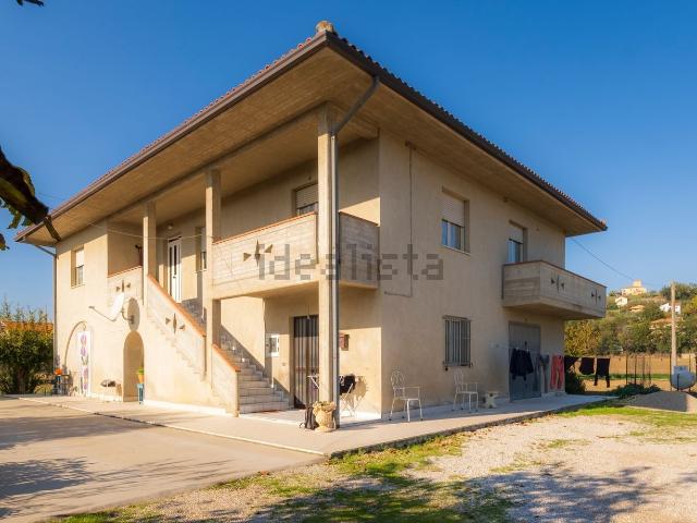 Villetta indipendente in vendita di 191 m² in Via Silvetta