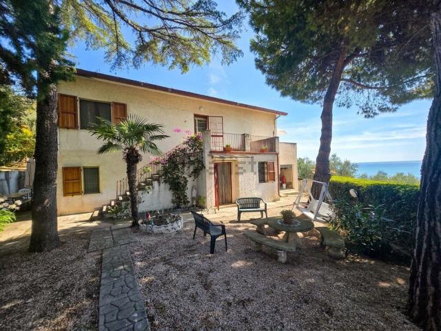 Villetta indipendente in vendita di 191 m² in Via Stagliano, 68