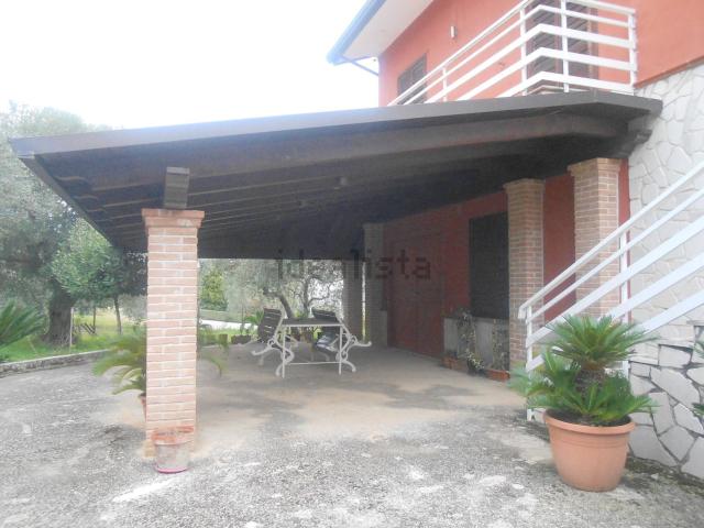 Villetta indipendente in vendita di 191 m² in Contrada festola