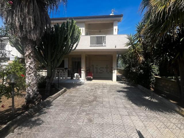 Villetta indipendente in vendita di 192 m² in Via Giuseppe Mirabile