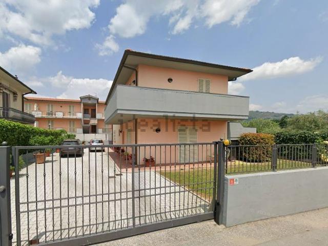 Villetta indipendente in vendita di 192 m² in Via delle Rose, 23