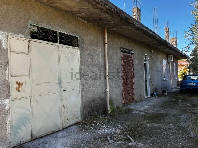 Villetta indipendente in vendita di 192 m² in Via Enrico Medi, 27