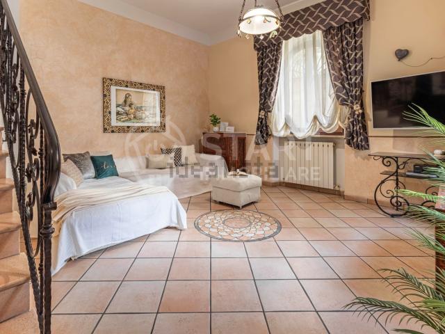 Villetta indipendente in vendita di 192 m² in Via Nino Bixio, 10