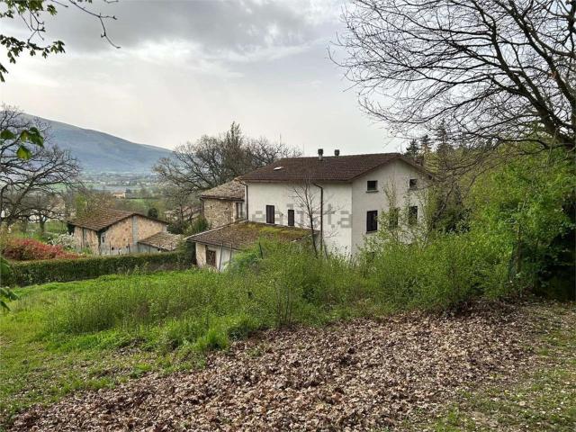 Villetta indipendente in vendita di 192 m² in Frazione Piagge