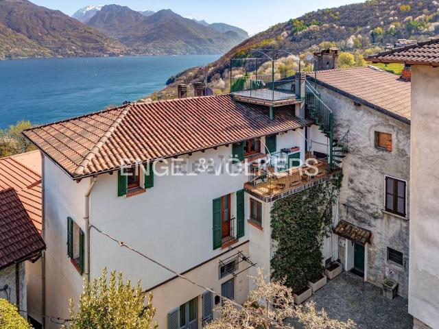 Villetta indipendente in vendita di 192 m² in Piazza ulivi