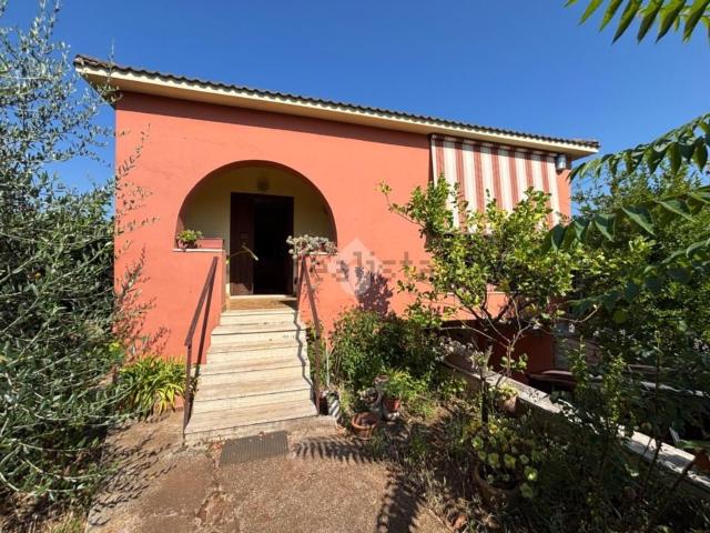 Villetta indipendente in vendita di 193 m² in Via 1 Stradone Muti, 38