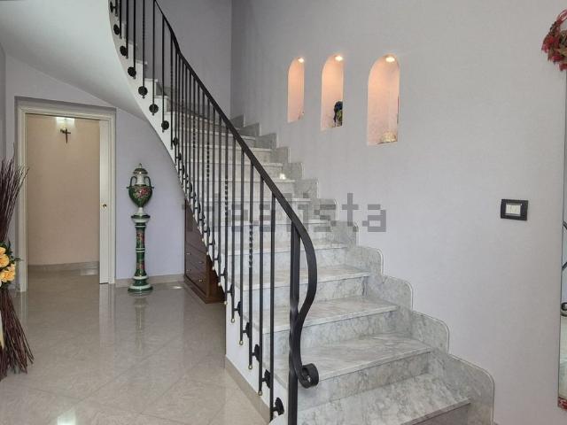 Villetta indipendente in vendita di 193 m² in Via Pietro Pisani