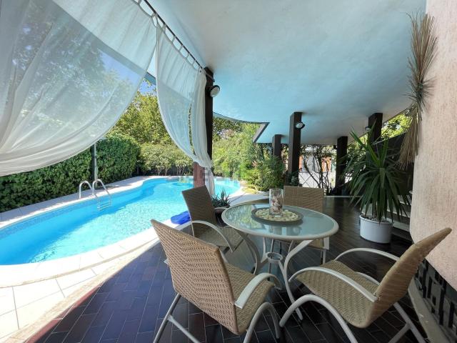 Villetta indipendente in vendita di 193 m² in Viale Olanda, 47