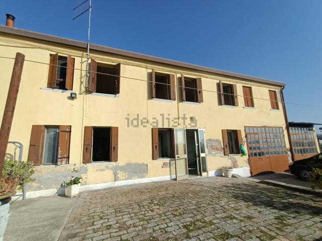 Villetta indipendente in vendita di 193 m² in Strada Cavedon, 32