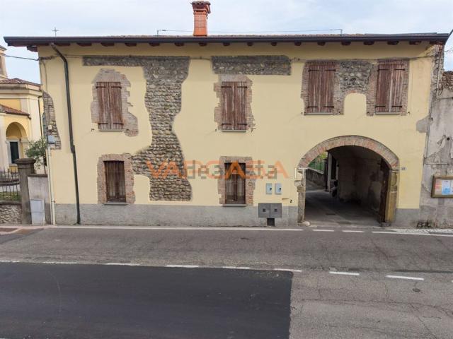 Villetta indipendente in vendita di 194 m² in Via Umberto I, 40