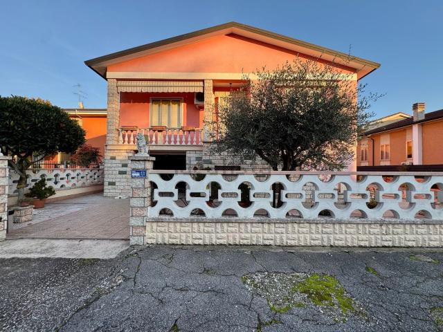 Villetta indipendente in vendita di 195 m²