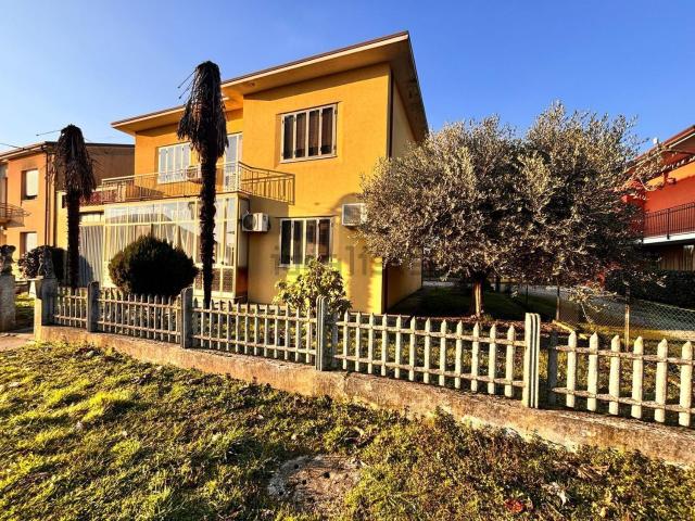 Villetta indipendente in vendita di 195 m²