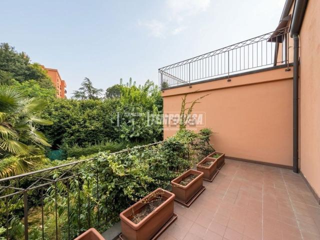 Villetta indipendente in vendita di 195 m² in Via Bellinzona, 7