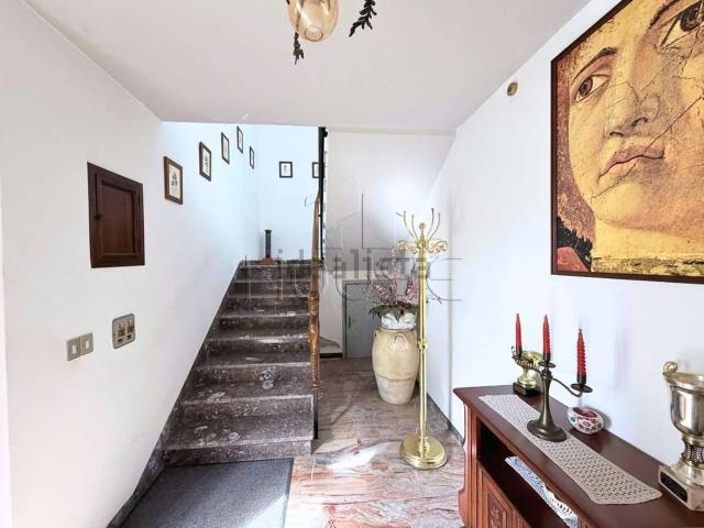 Villetta indipendente in vendita di 195 m² in Via Dante Alighieri, 2