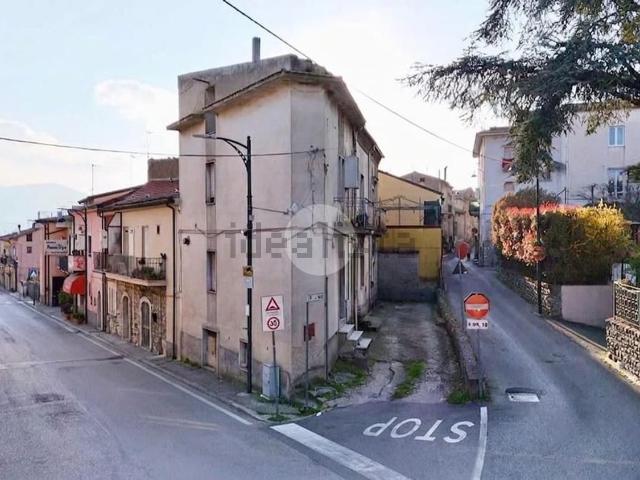Villetta indipendente in vendita di 195 m² in Via Elce, 28
