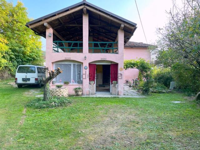 Villetta indipendente in vendita di 195 m² in Via Montà