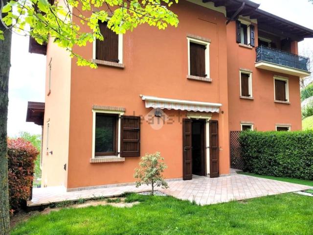 Villetta indipendente in vendita di 195 m² in Via Po, 16