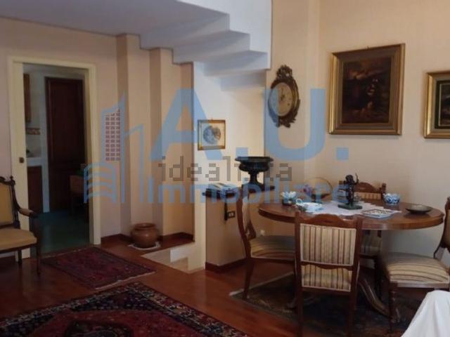 Villetta indipendente in vendita di 195 m² in Via Roma, 30