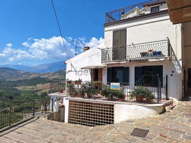 Villetta indipendente in vendita di 195 m² in Via Roma