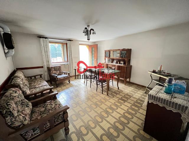 Villetta indipendente in vendita di 195 m² in Via Rivolta