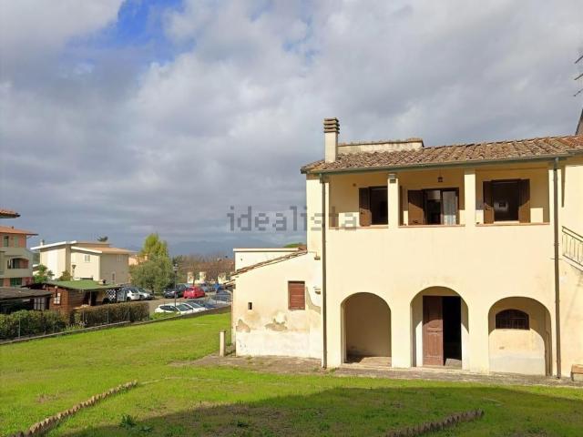 Villetta indipendente in vendita di 195 m² in Via Volterrana