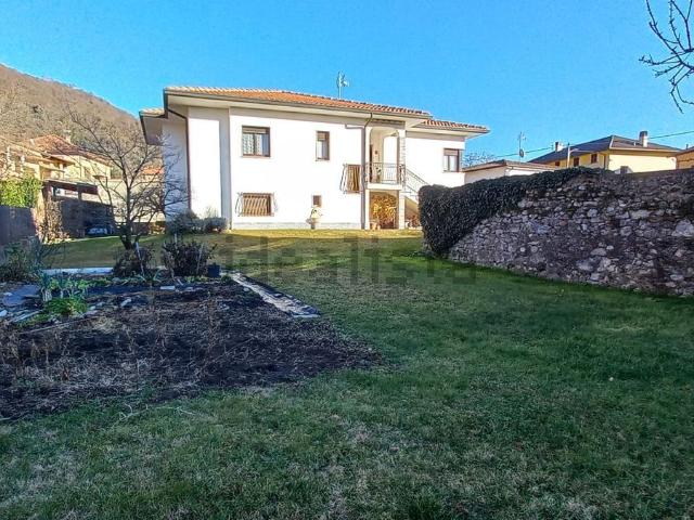 Villetta indipendente in vendita di 195 m² in Via Vidoletti