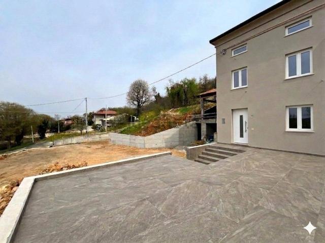 Villetta indipendente in vendita di 196 m² in Via Crosetta, 11