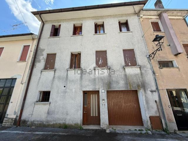 Villetta indipendente in vendita di 196 m² in Via Lizzor, 4