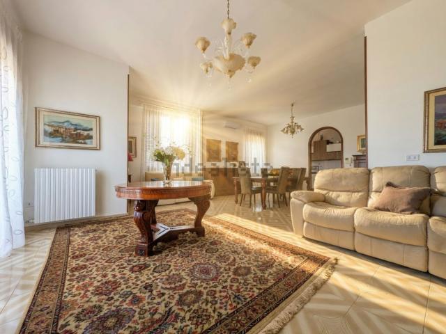 Villetta indipendente in vendita di 196 m² in Via Pietro Cavallo, 9