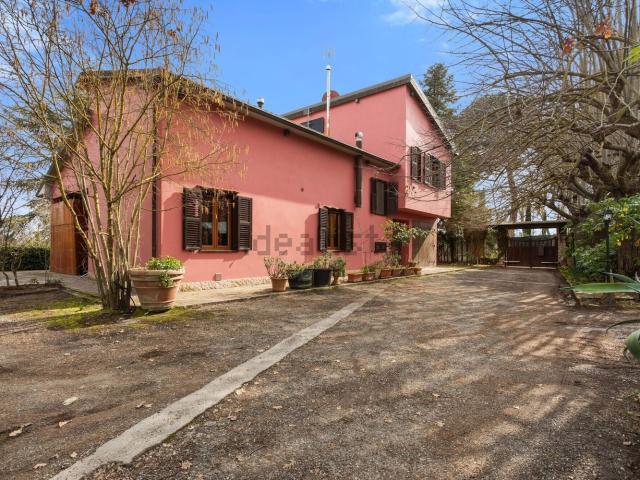Villetta indipendente in vendita di 196 m² in Piazza Pio II