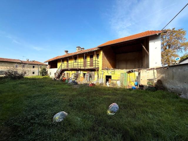Villetta indipendente in vendita di 197 m² in Via Gallarati, 31